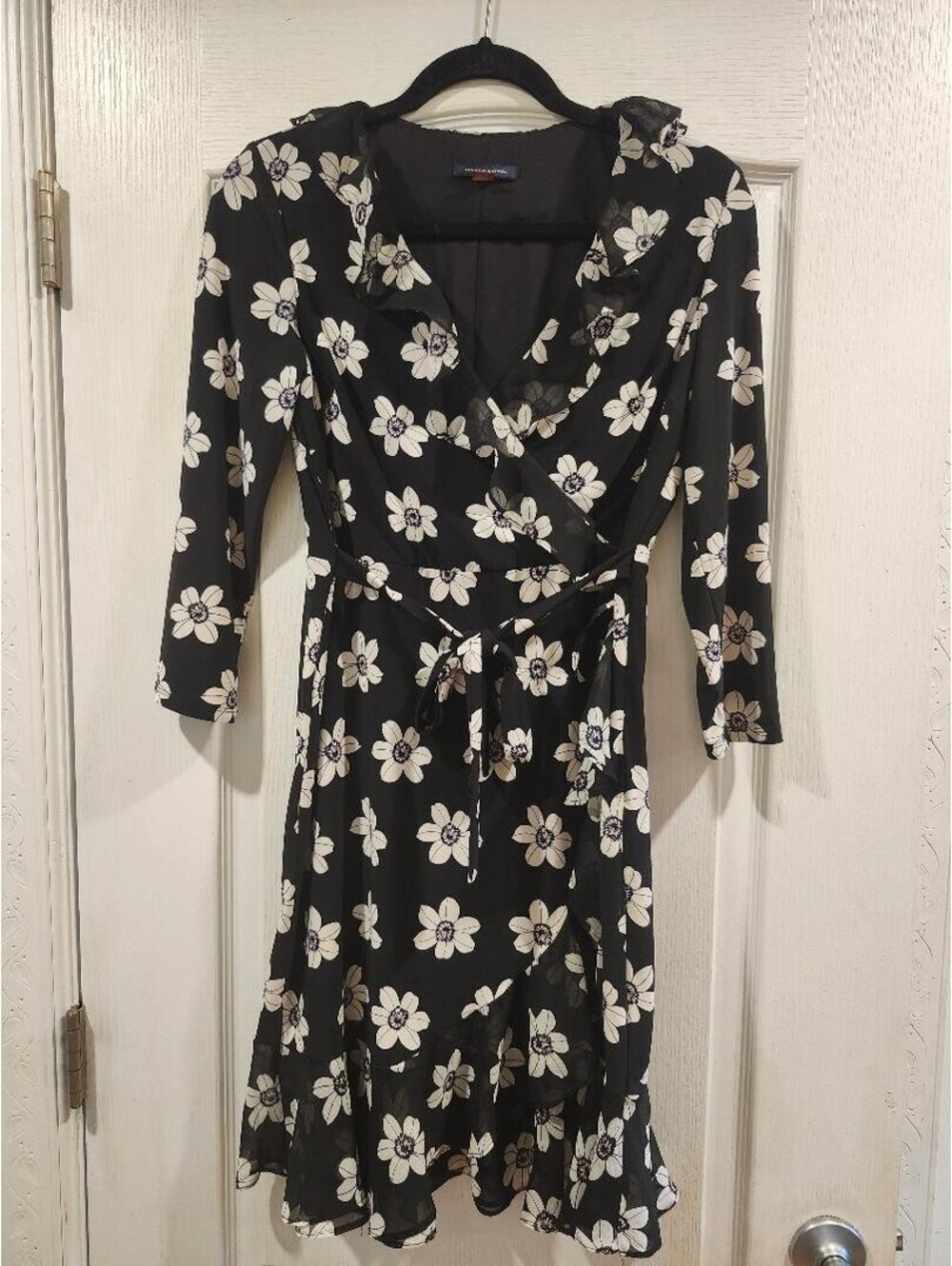 Tommy Hilfiger Women's Black Lined Tie Belt Mock Wrap Long Sleeve Dress Size 4